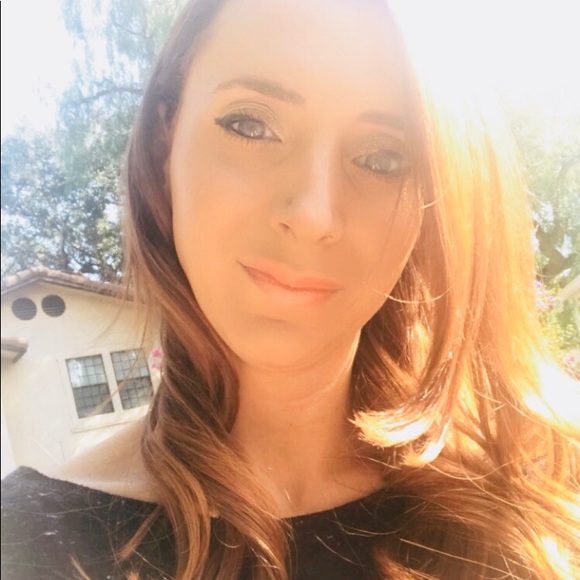 Meet your Posher, Sierra - Picture 4 of 4